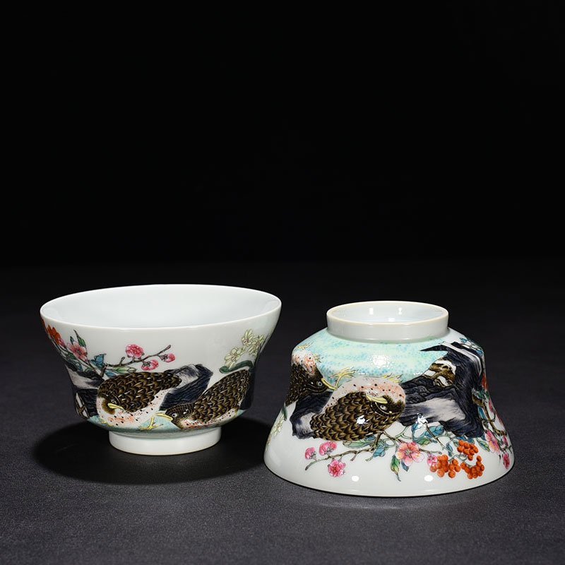 Qing Dynasty Yongzheng famille rose flower and bird pattern bowl