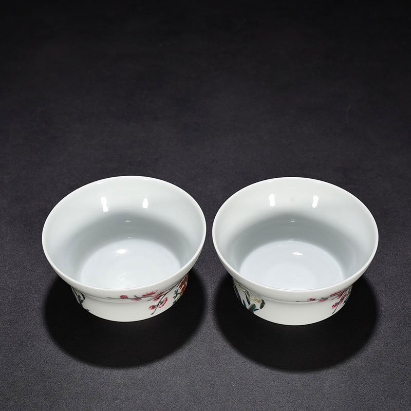 Qing Dynasty Yongzheng famille rose flower and bird pattern bowl