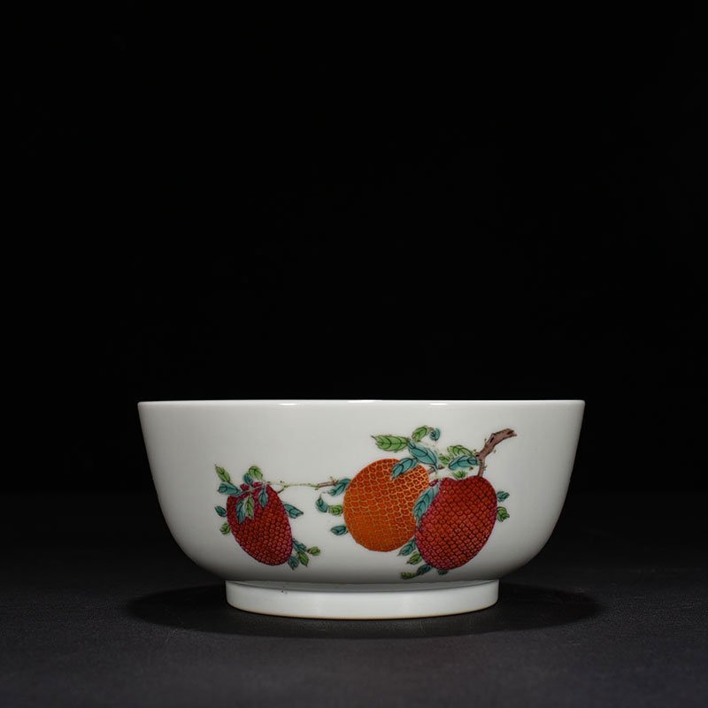 Qing Dynasty Yongzheng pastel colored bowl