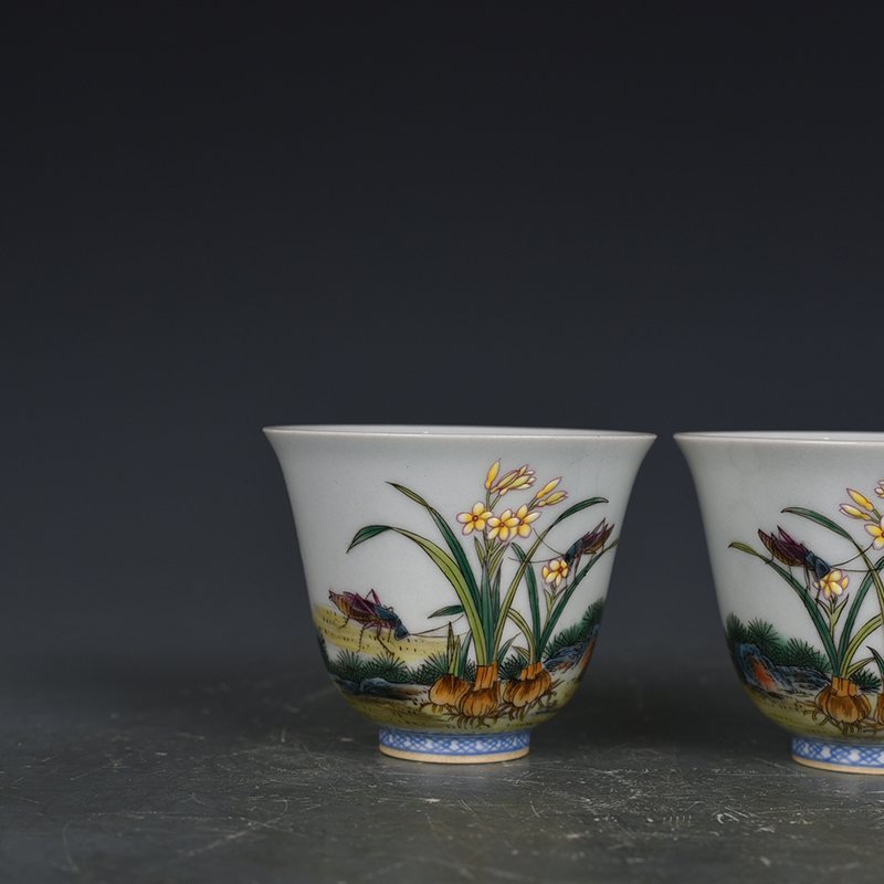Qing Dynasty Yongzheng Pastel Narcissus Grass Insect Cup