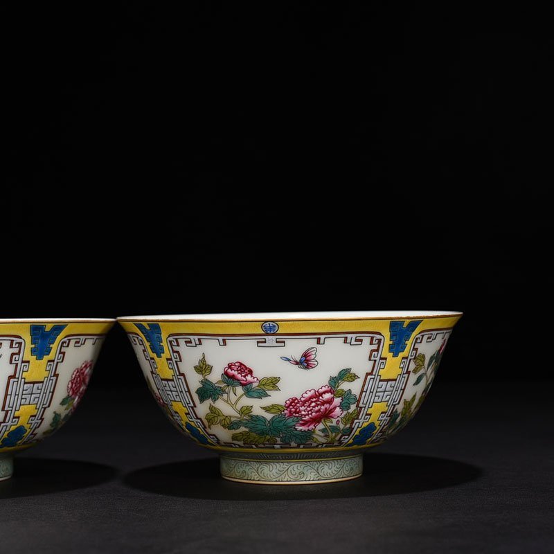 Qing Dynasty Yongzheng famille rose peony flower pattern bowl