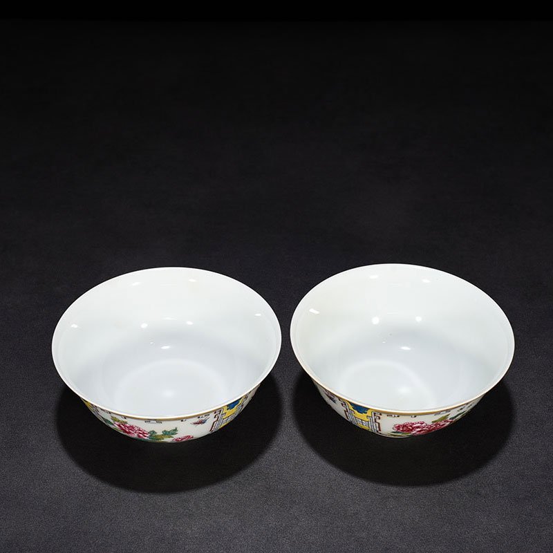 Qing Dynasty Yongzheng famille rose peony flower pattern bowl