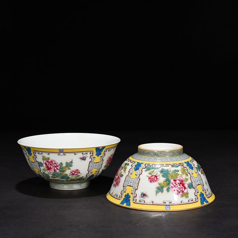 Qing Dynasty Yongzheng famille rose peony flower pattern bowl