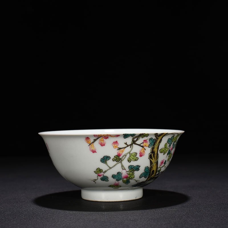 Qing Dynasty Yongzheng pastel peony flower and bird pattern bowl