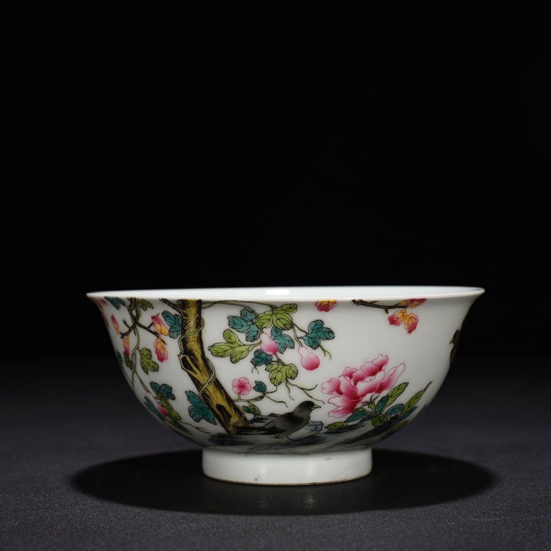 Qing Dynasty Yongzheng pastel peony flower and bird pattern bowl