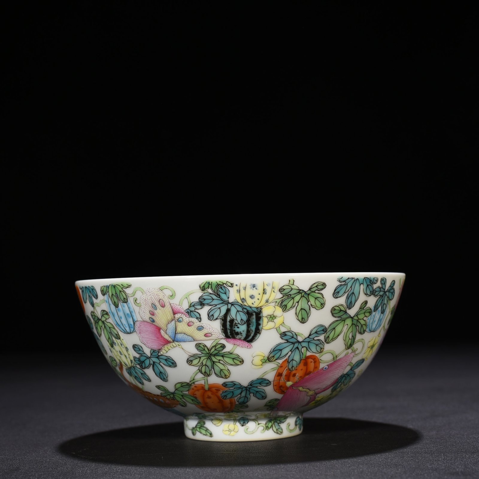 Qing Dynasty Yongzheng famille rose melon pattern bowl