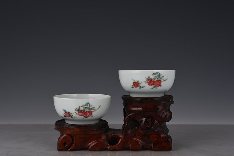 Qing Dynasty Yongzheng pastel Fushou Sanduo pattern cup