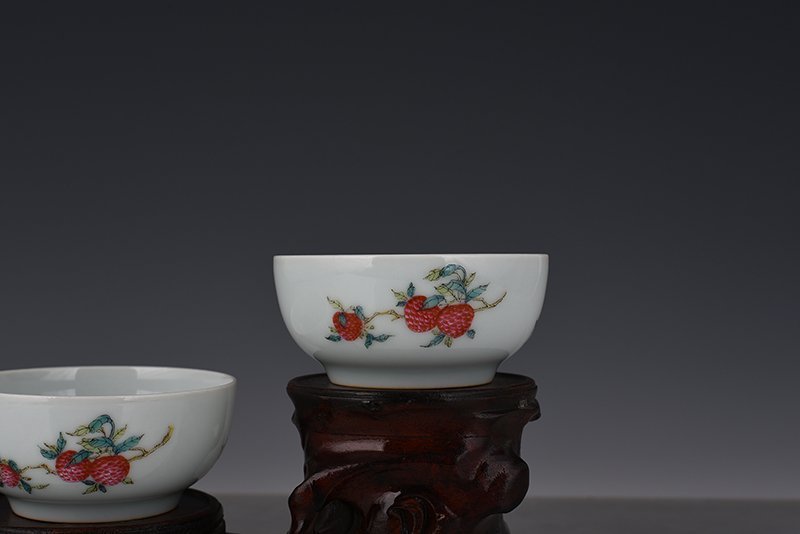 Qing Dynasty Yongzheng pastel Fushou Sanduo pattern cup