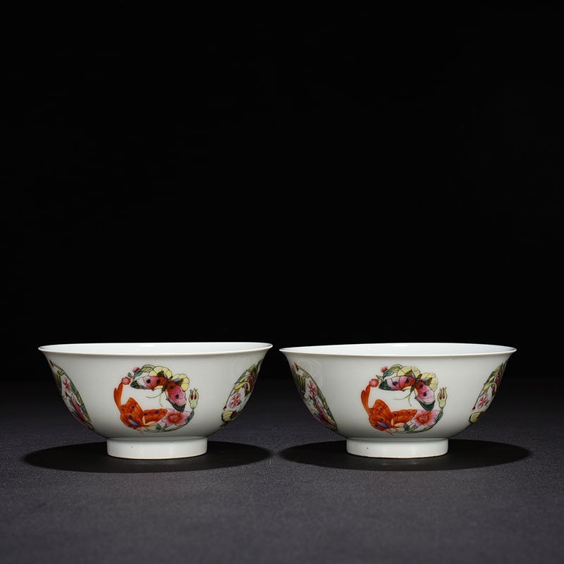 Qing Dynasty Yongzheng Pastel Butterfly Love Blossom Pattern Bowl