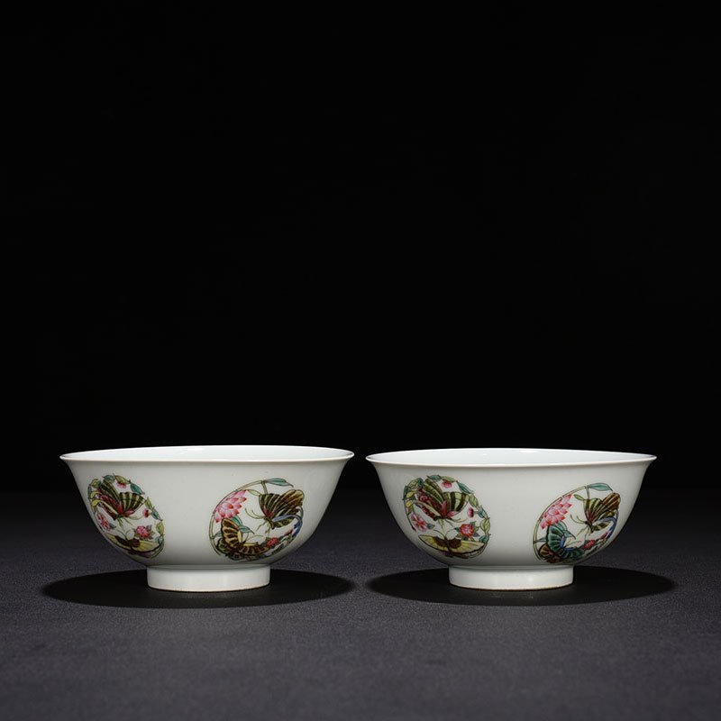 Qing Dynasty Yongzheng Pastel Butterfly Love Blossom Pattern Bowl