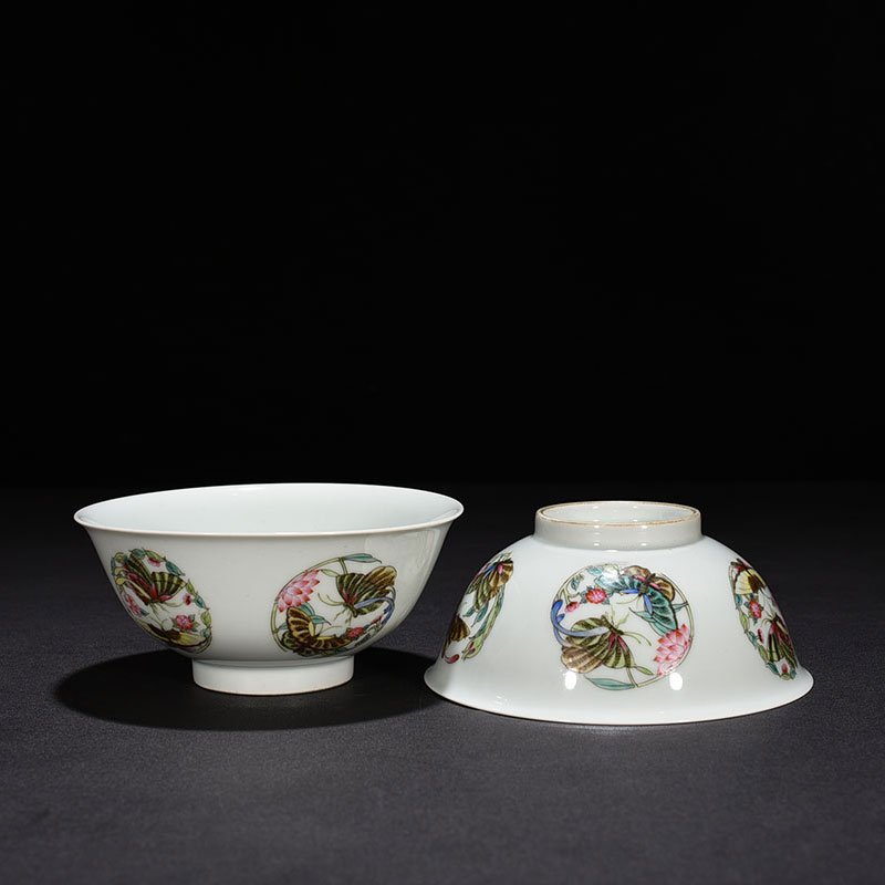 Qing Dynasty Yongzheng Pastel Butterfly Love Blossom Pattern Bowl