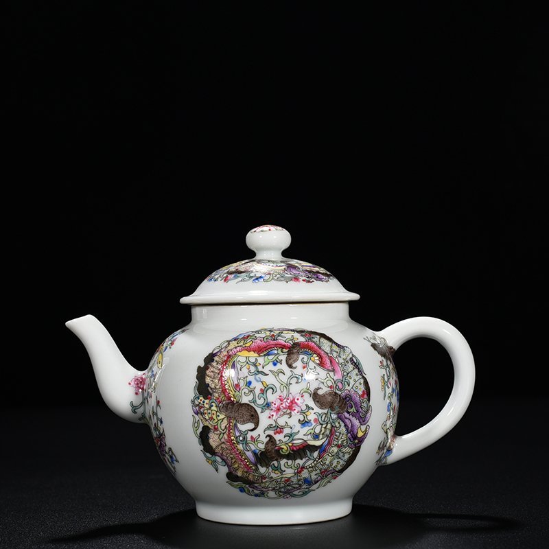 Qing Dynasty Yongzheng Pastel Butterfly Love Pattern Pot