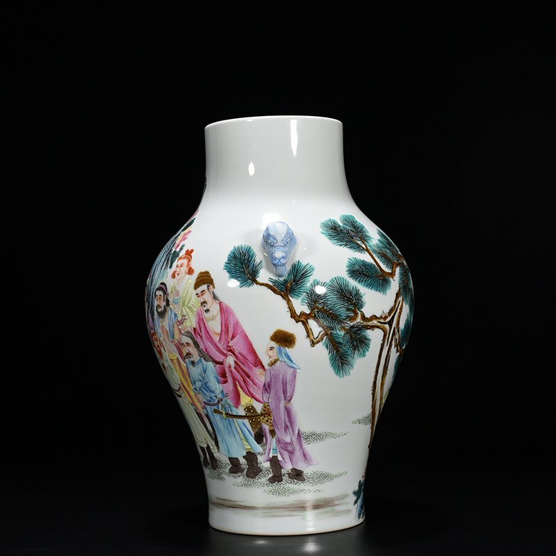 Qing Dynasty Yongzheng pastel preaching figure amphora
