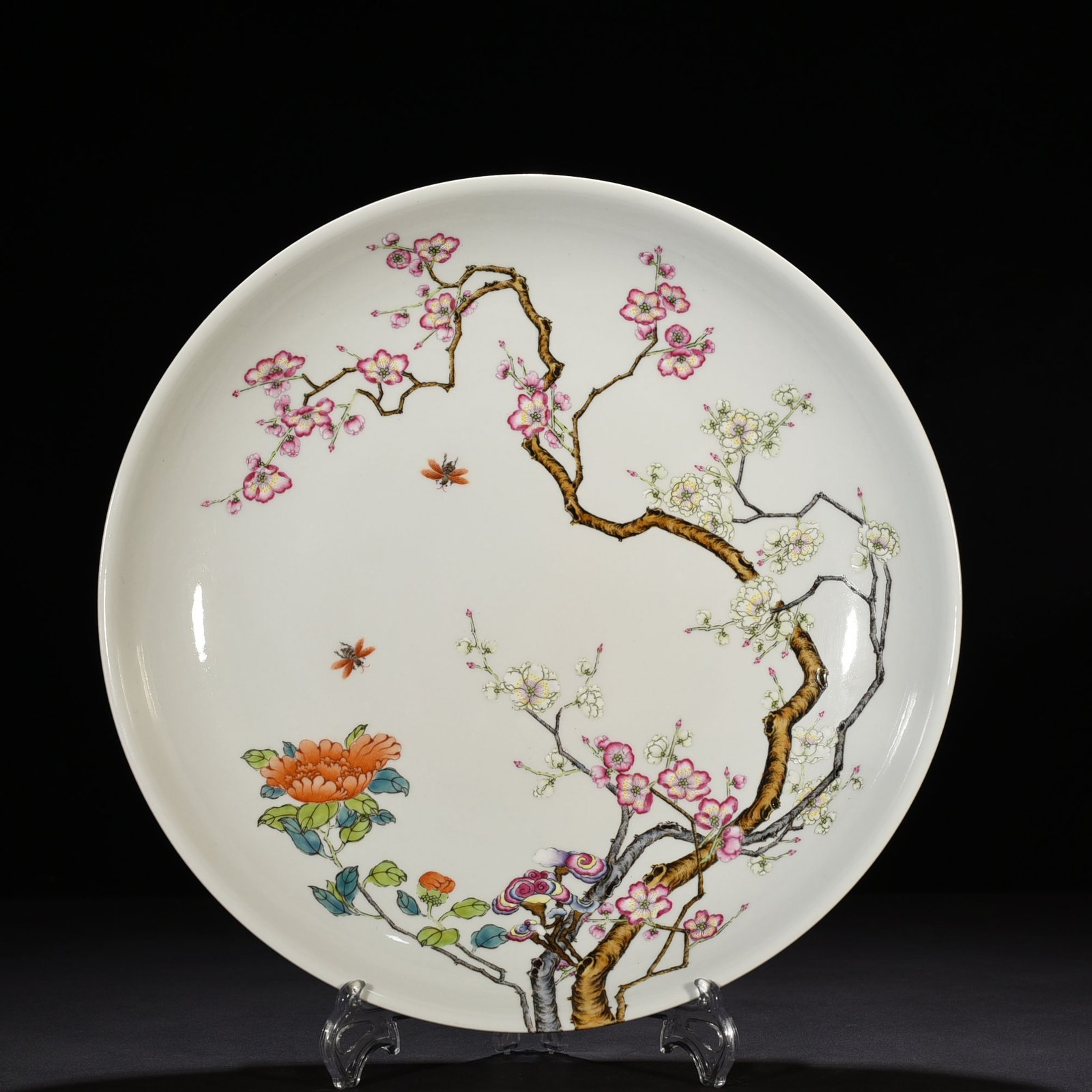 Qing Dynasty Yongzheng pastel flower pattern plate