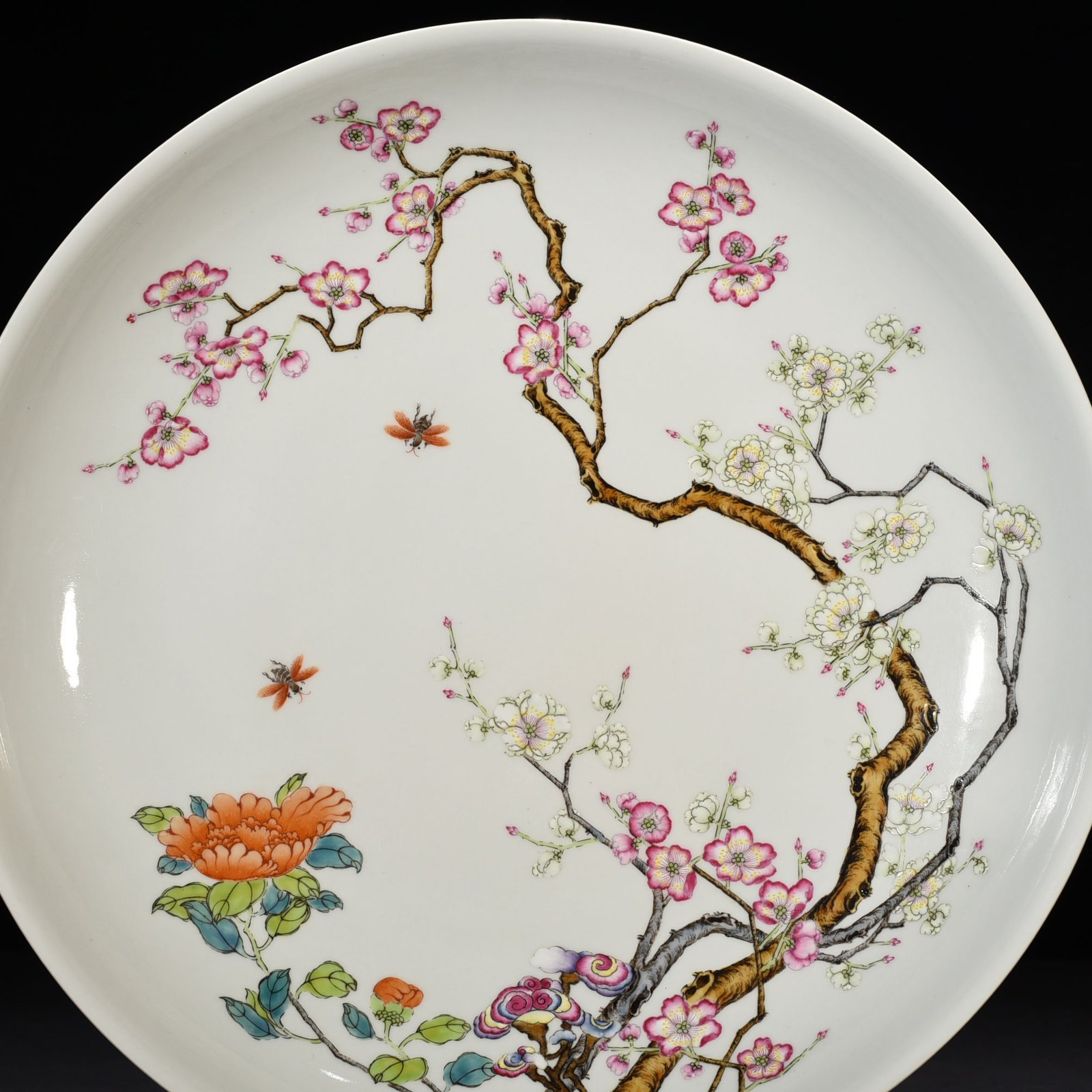 Qing Dynasty Yongzheng pastel flower pattern plate