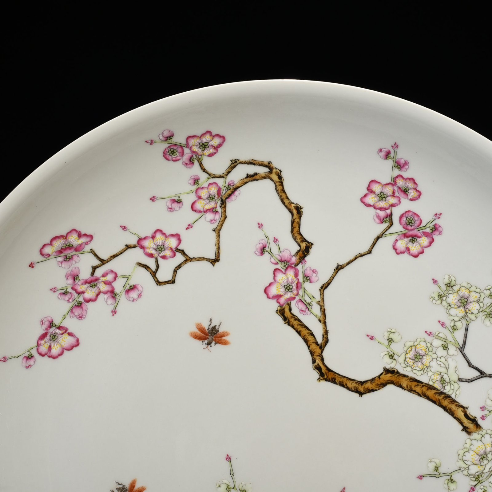 Qing Dynasty Yongzheng pastel flower pattern plate