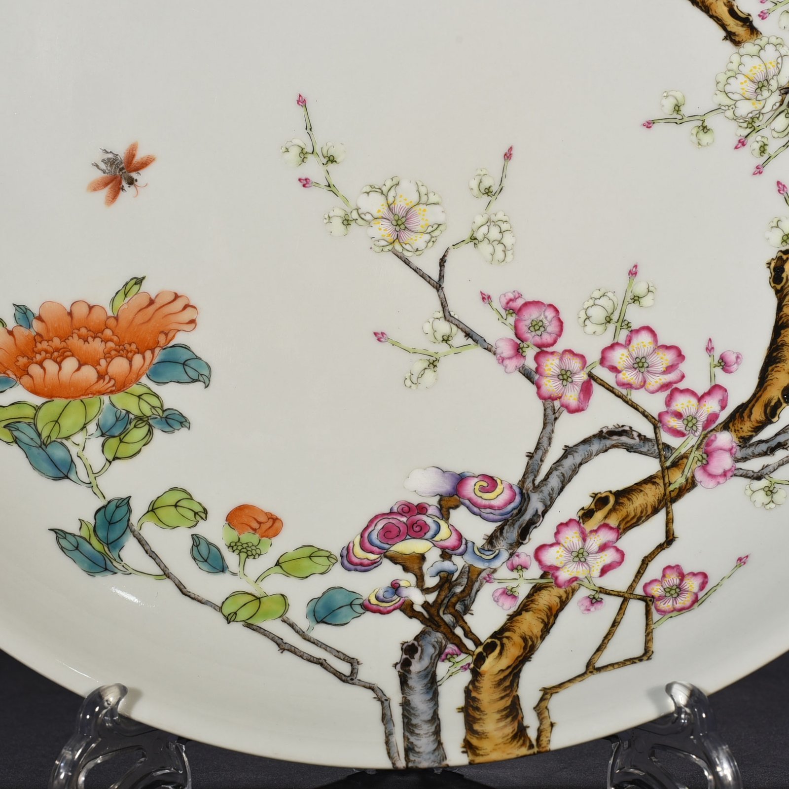 Qing Dynasty Yongzheng pastel flower pattern plate
