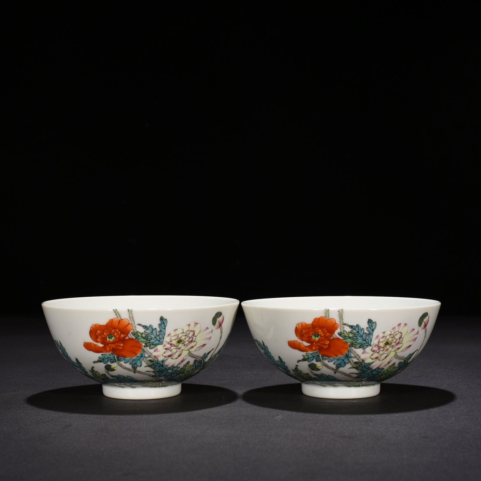 Qing Dynasty Yongzheng pastel pastel poppy flower pattern bowl