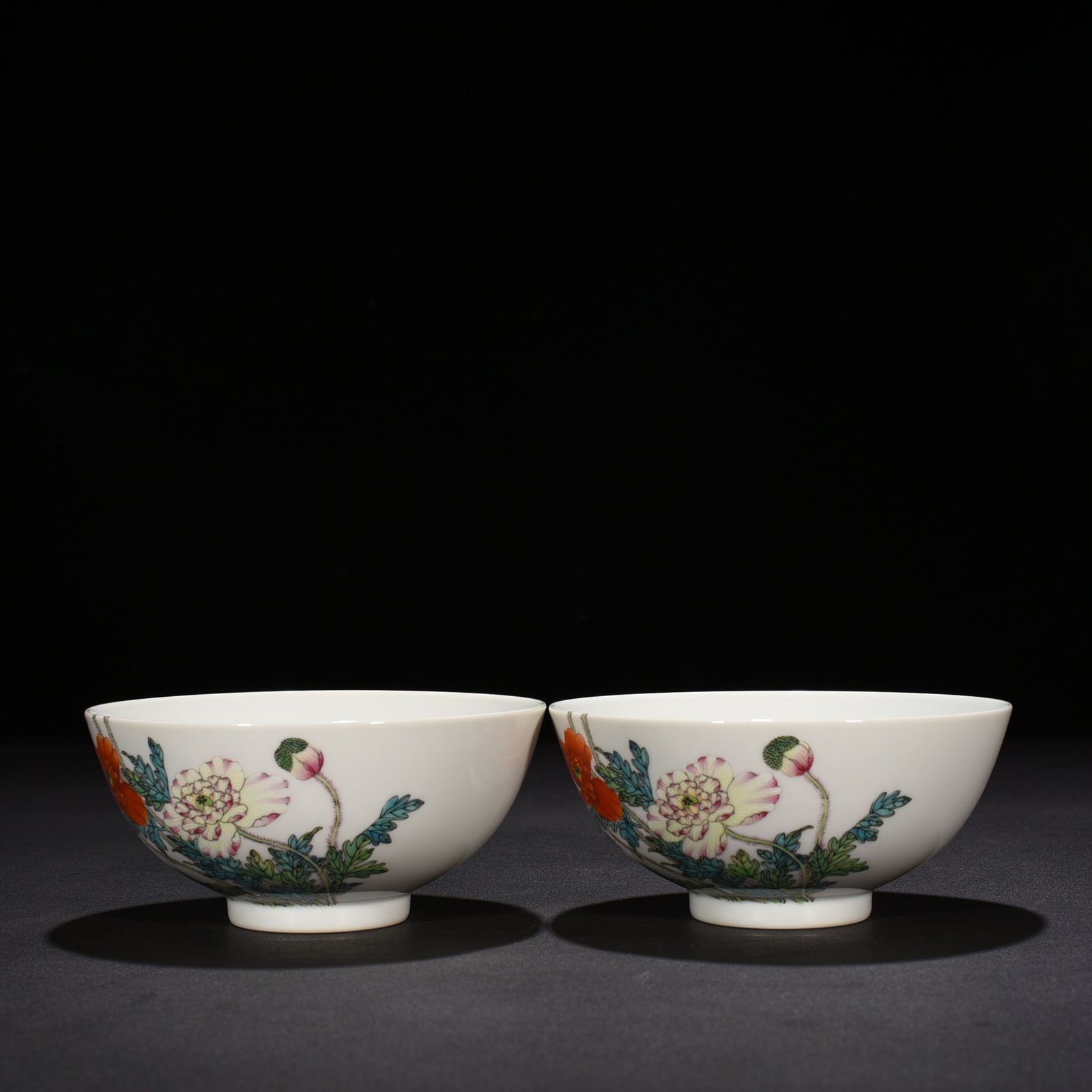 Qing Dynasty Yongzheng pastel pastel poppy flower pattern bowl