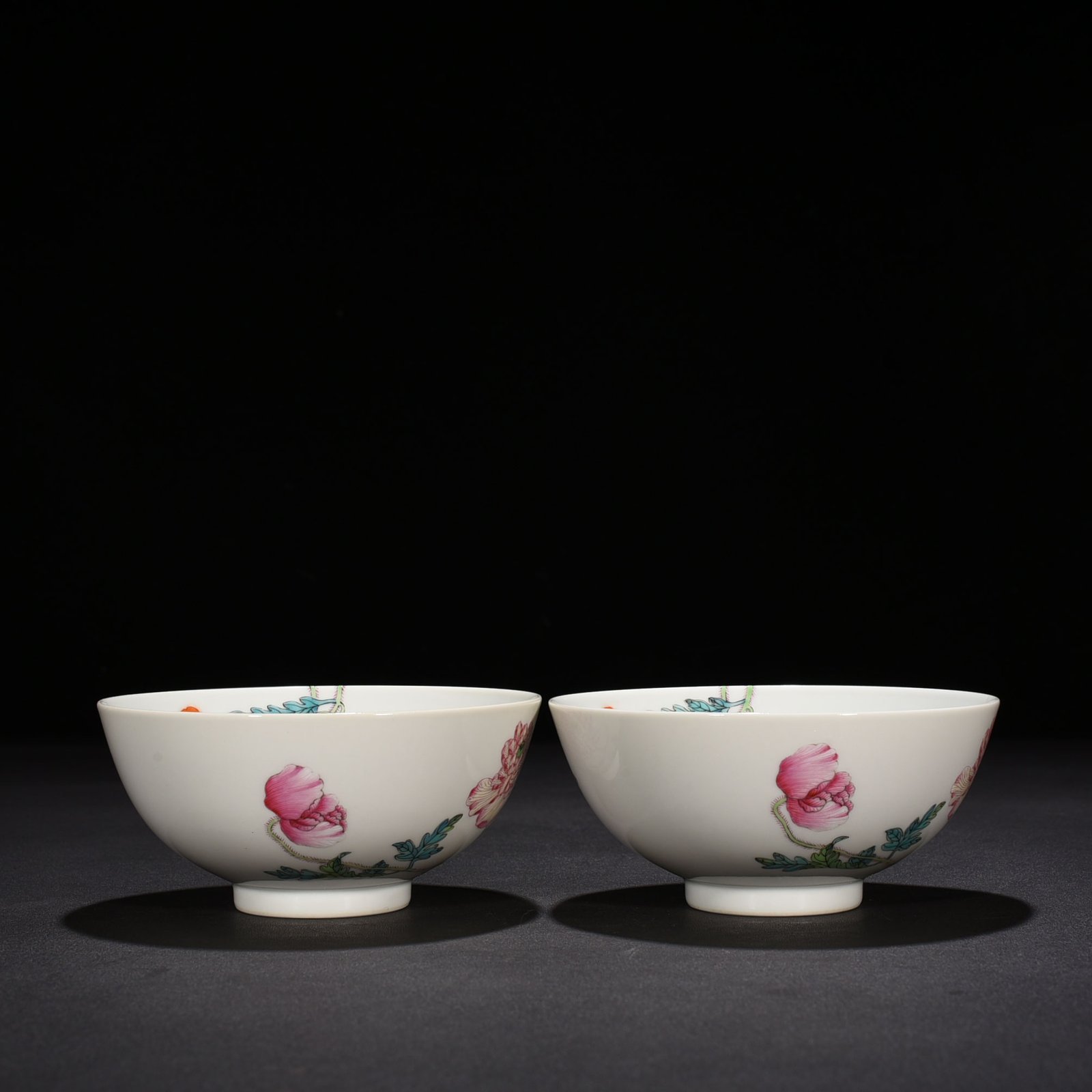 Qing Dynasty Yongzheng pastel pastel poppy flower pattern bowl