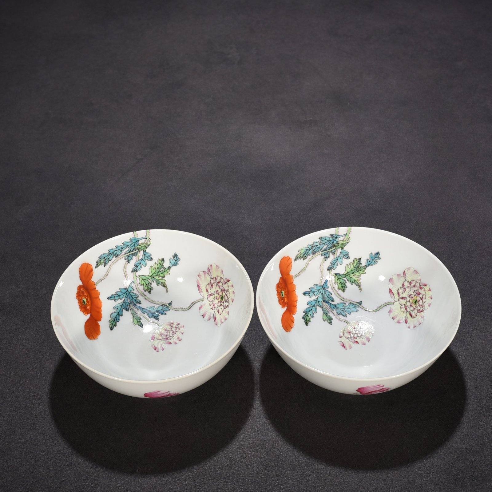 Qing Dynasty Yongzheng pastel pastel poppy flower pattern bowl