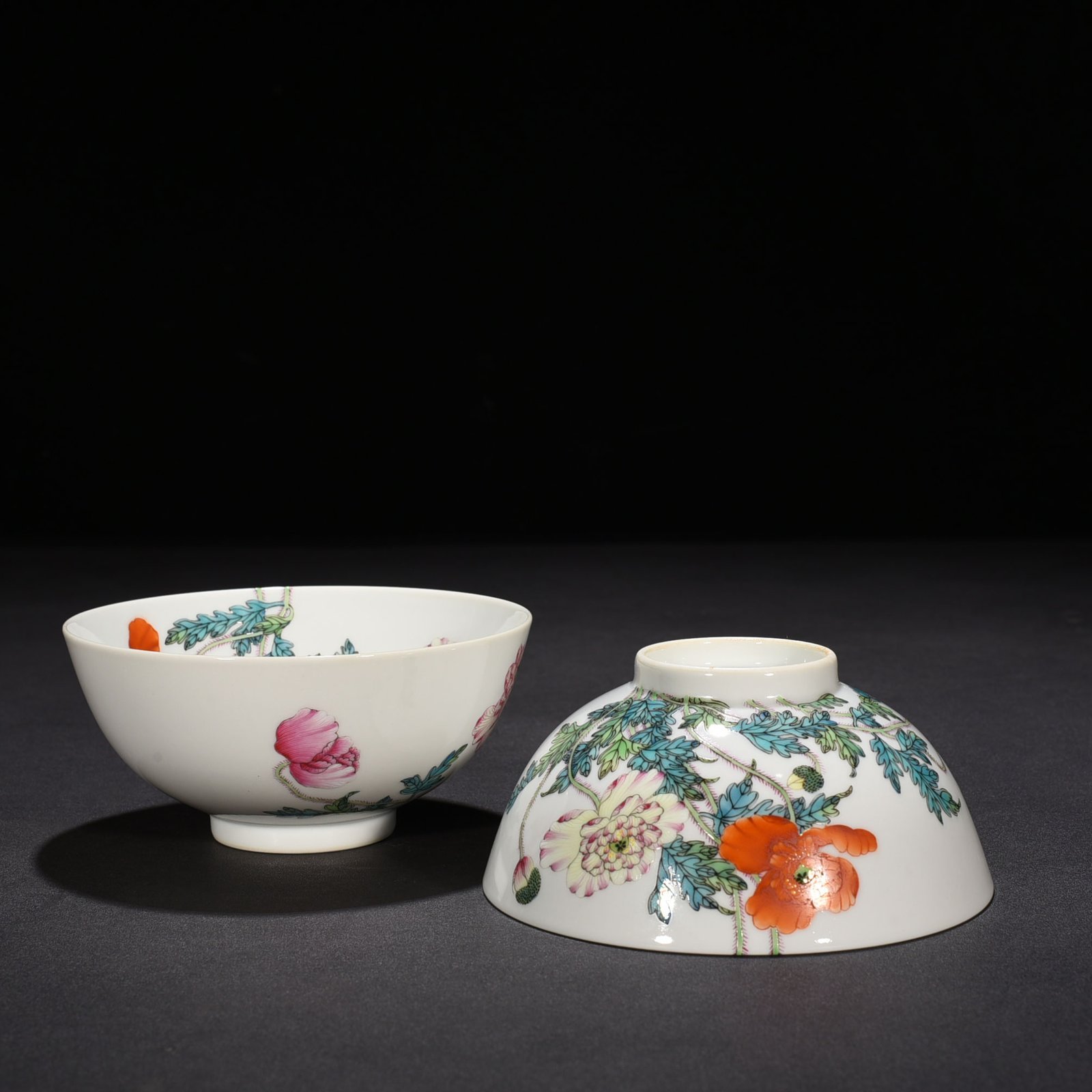 Qing Dynasty Yongzheng pastel pastel poppy flower pattern bowl