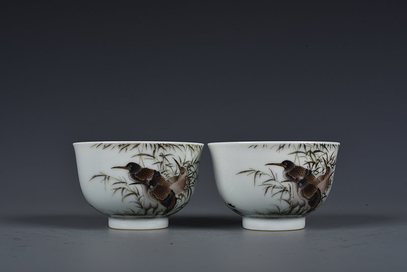 Qing Dynasty Yongzheng pastel cormorant flower and bird cup