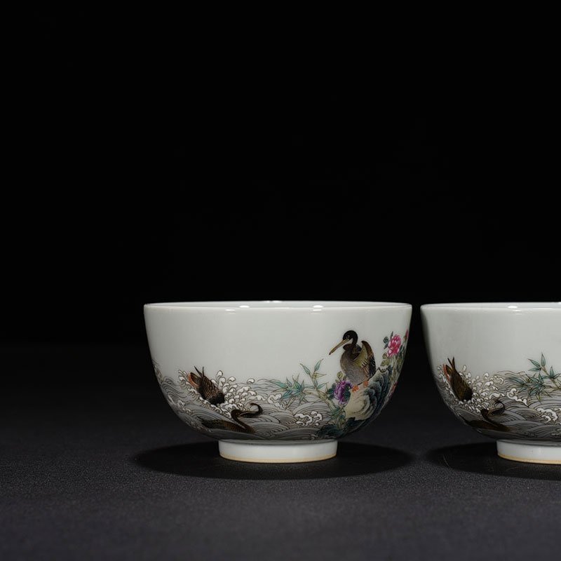 Qing Dynasty Yongzheng famille rose cormorant flower and bird pattern cup