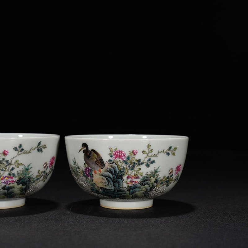 Qing Dynasty Yongzheng famille rose cormorant flower and bird pattern cup