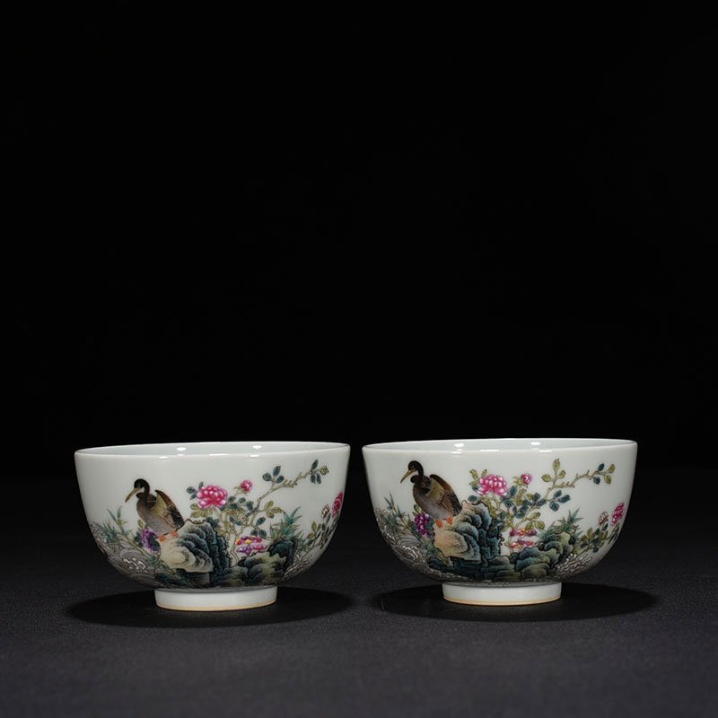 Qing Dynasty Yongzheng famille rose cormorant flower and bird pattern cup