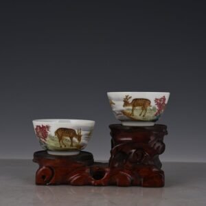 Qing Dynasty Yongzheng pastel deer pattern cup