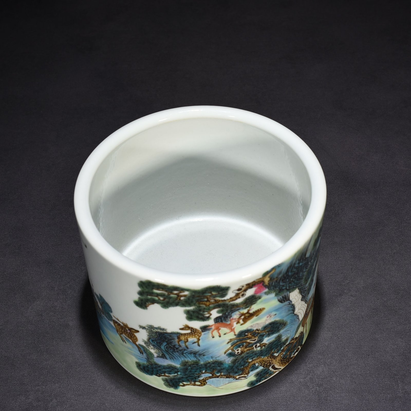 Qing Dynasty Yongzheng Pastel Deer and Crane Tongchun Pen Holder