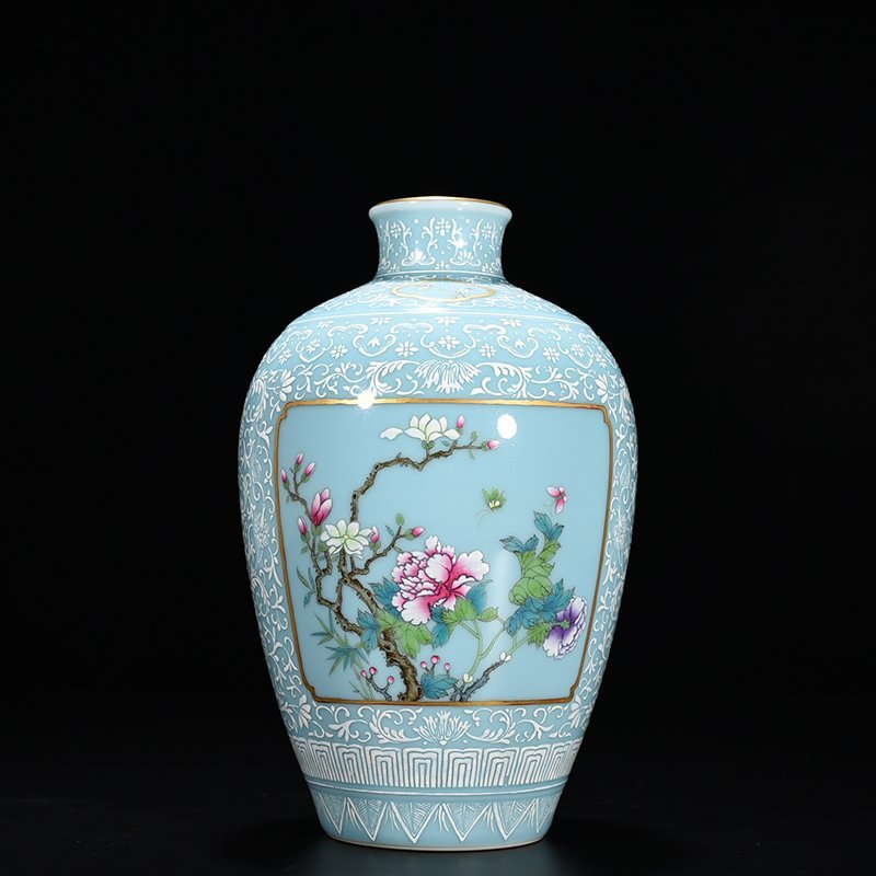 Qing Dynasty Yongzheng pink celadon glaze consecrated pink flower pattern plum vase