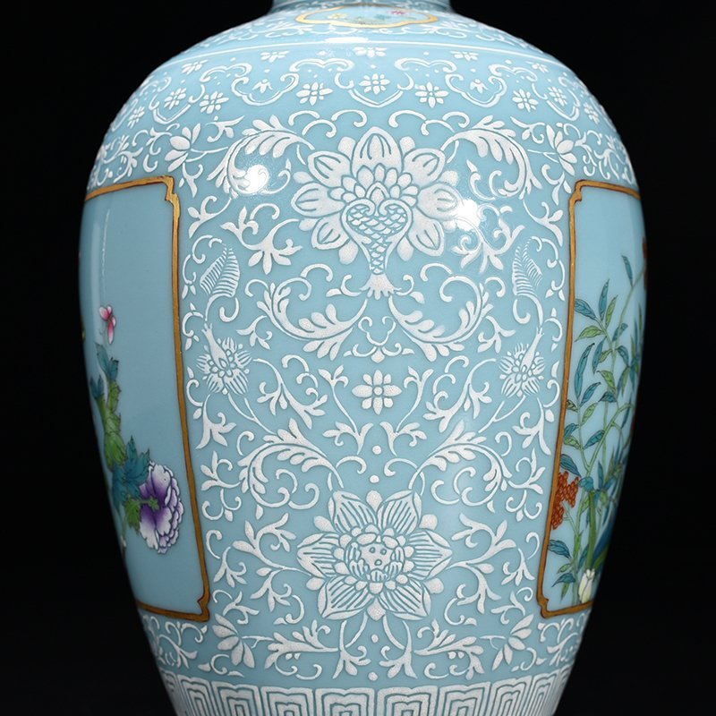 Qing Dynasty Yongzheng pink celadon glaze consecrated pink flower pattern plum vase