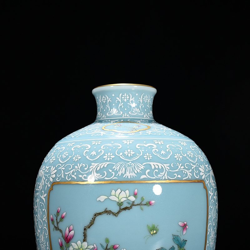Qing Dynasty Yongzheng pink celadon glaze consecrated pink flower pattern plum vase