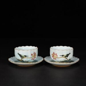 Qing Dynasty Yongzheng period pink celadon glaze and enamel lamp holder