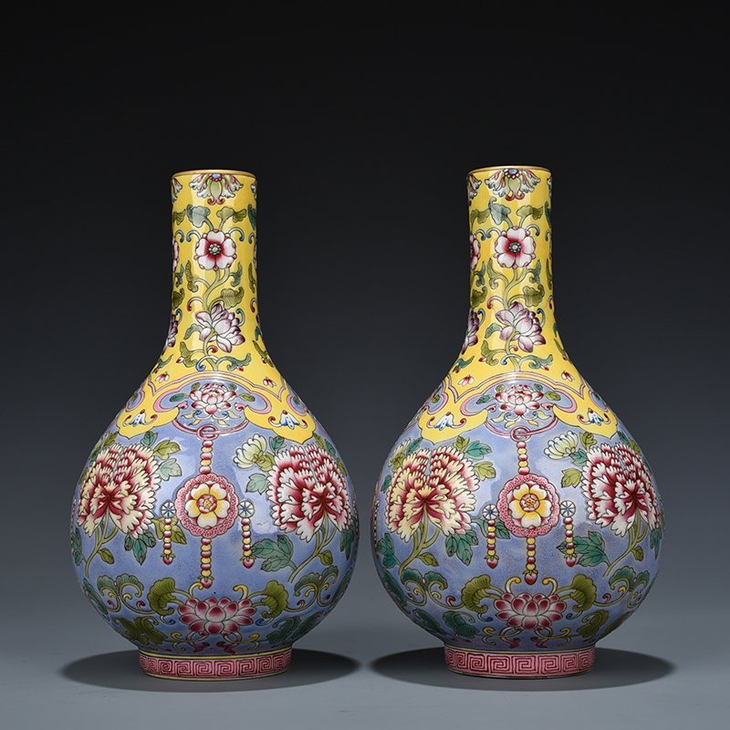 Qing Dynasty Yongzheng blue ground pastel floral pattern vase