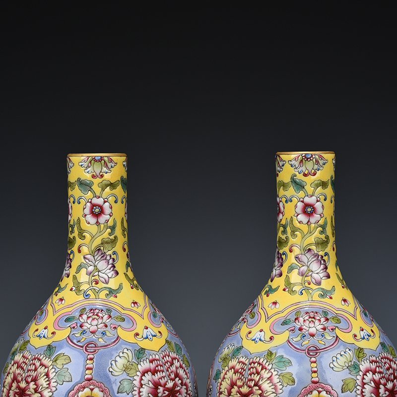 Qing Dynasty Yongzheng blue ground pastel floral pattern vase