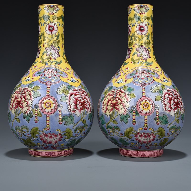 Qing Dynasty Yongzheng blue ground pastel floral pattern vase
