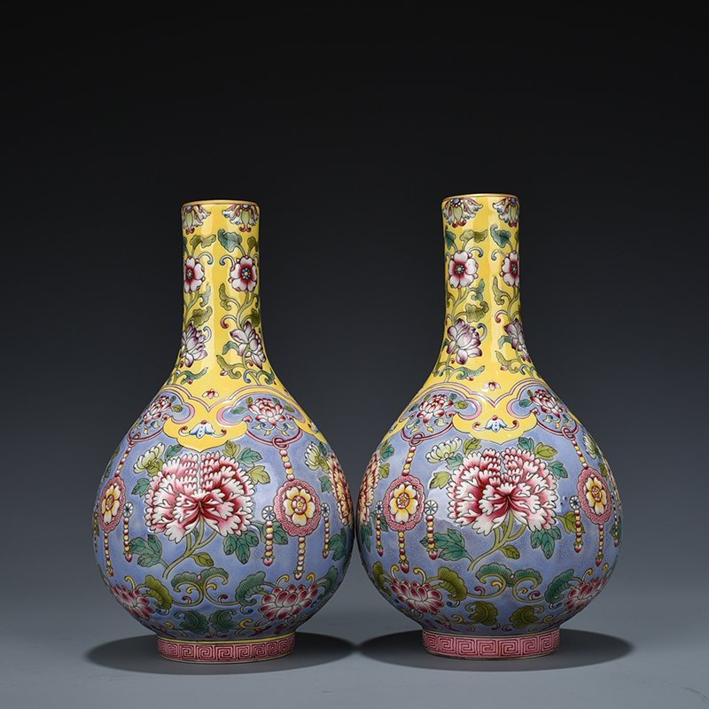 Qing Dynasty Yongzheng blue ground pastel floral pattern vase