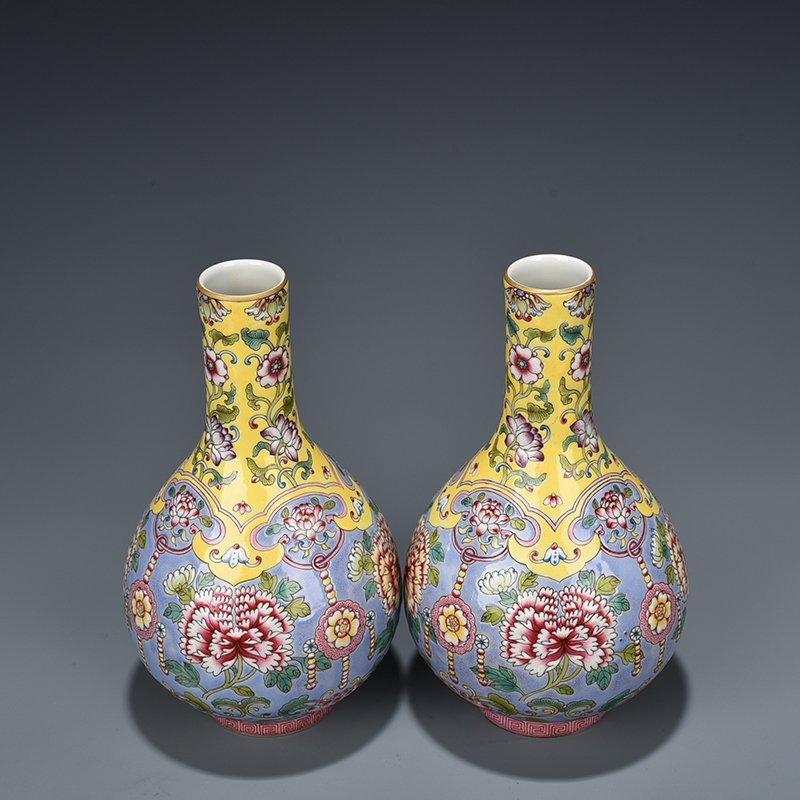 Qing Dynasty Yongzheng blue ground pastel floral pattern vase