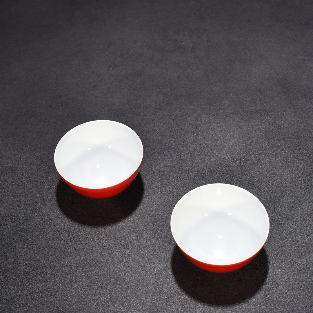 Qing Dynasty Yongzheng chili red glaze cup