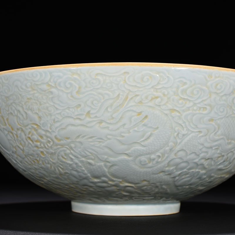 Qing Dynasty Yongzheng carved thin bowl with dragon