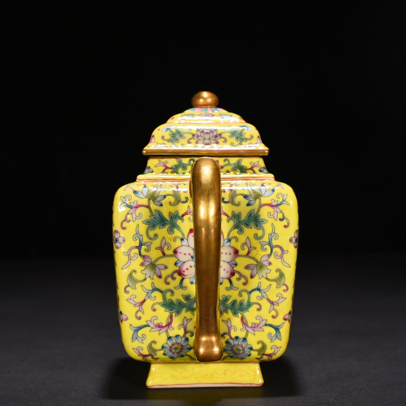 Qing Dynasty Yongzheng yellow ground pastel flower pattern square pot