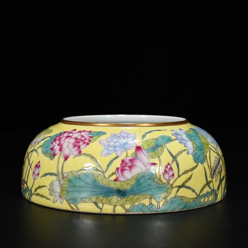Qing Dynasty Yongzheng yellow ground pastel lotus pattern brush wash