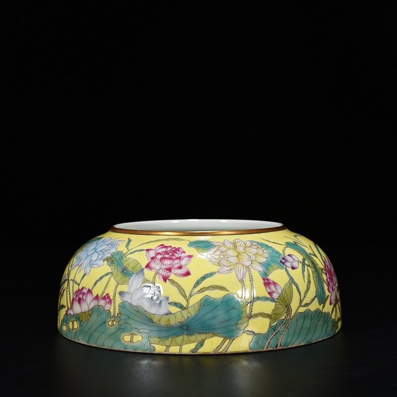 Qing Dynasty Yongzheng yellow ground pastel lotus pattern brush wash