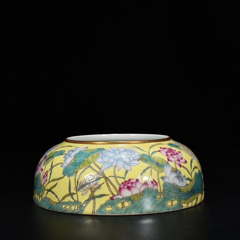 Qing Dynasty Yongzheng yellow ground pastel lotus pattern brush wash