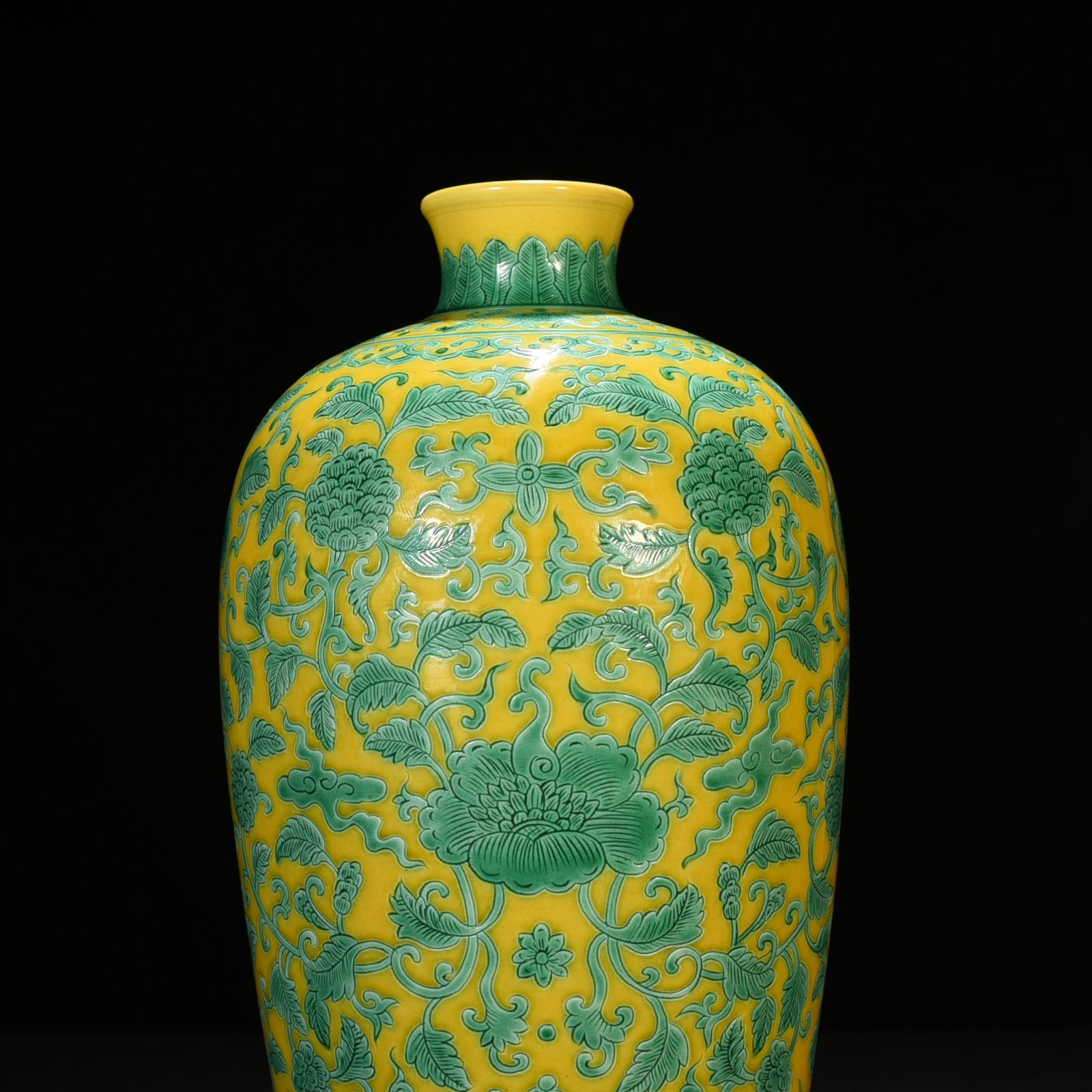 Qing Dynasty Yongzheng yellow glaze engraved green-colored plum vase