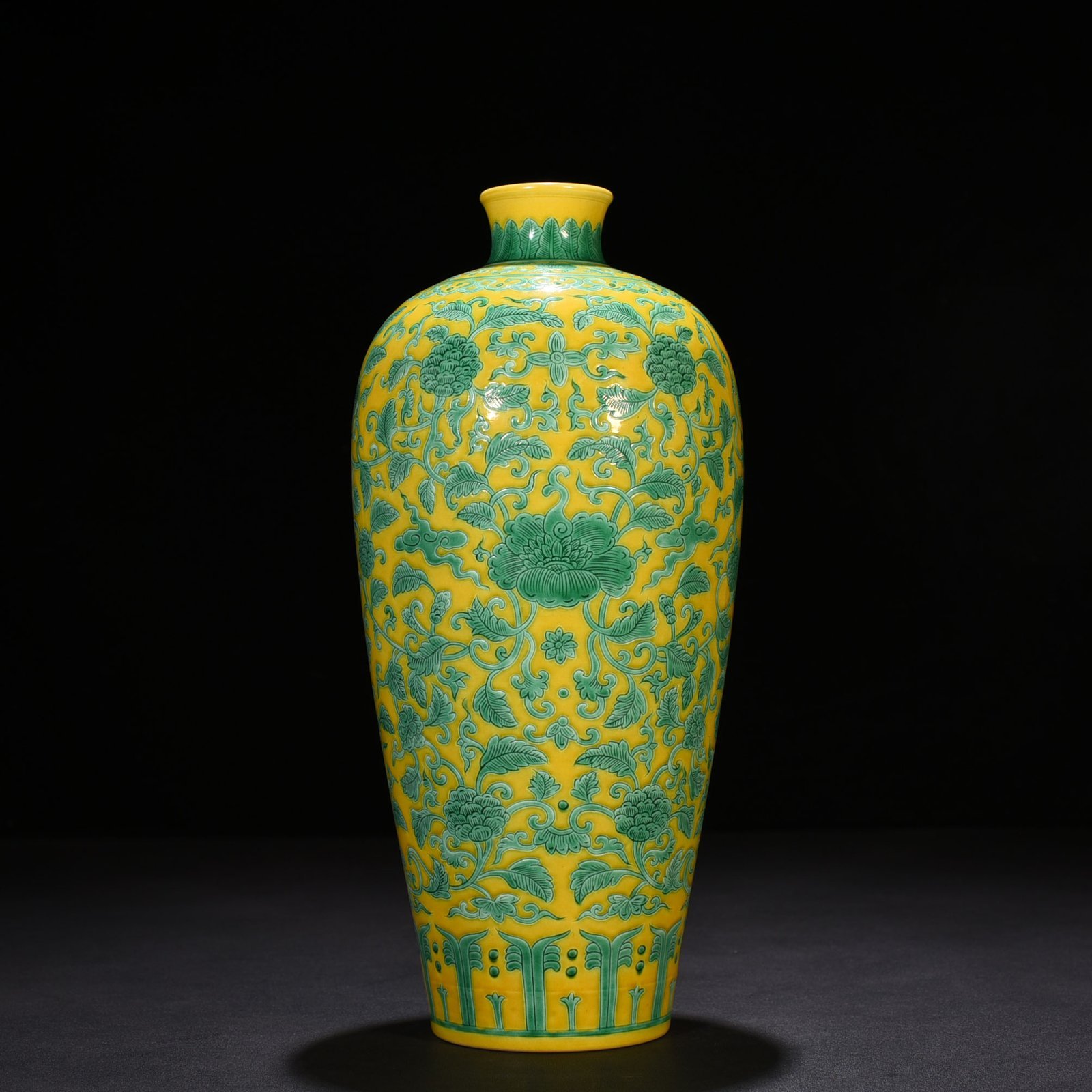 Qing Dynasty Yongzheng yellow glaze engraved green-colored plum vase