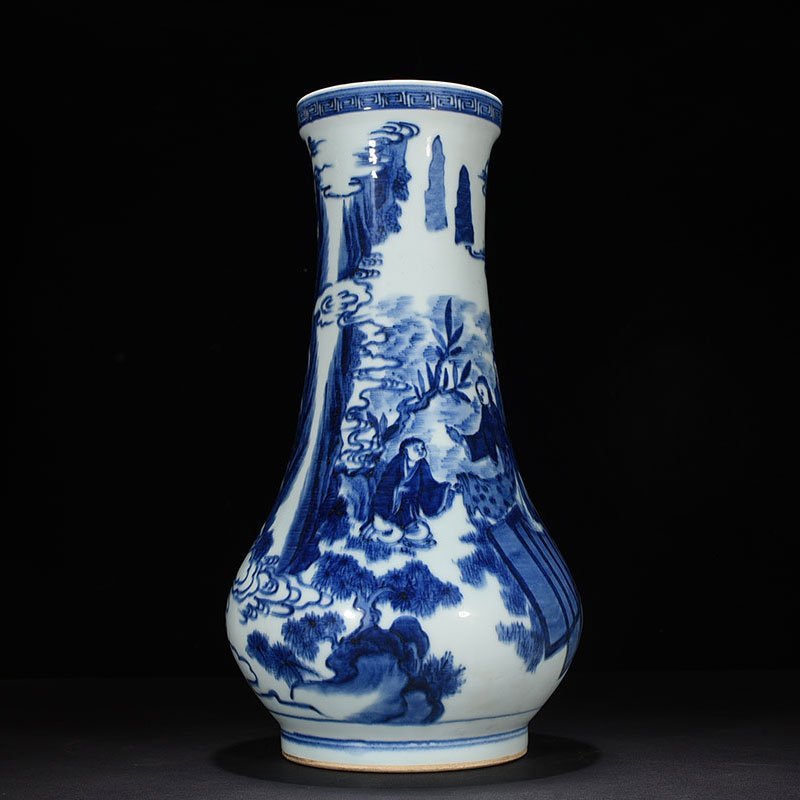 Qing Dynasty Shunzhi blue and white straight-neck vase